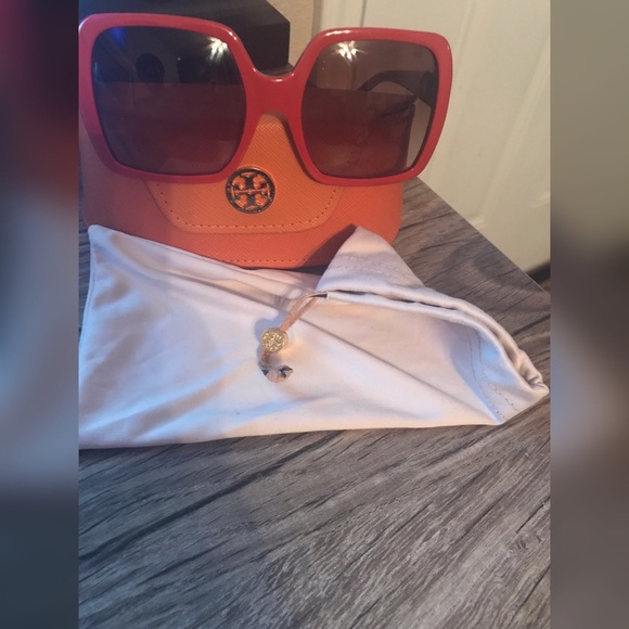 Tory Burch collection - Picture 3 of 5